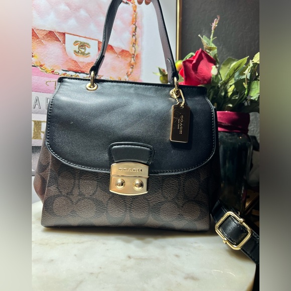 COACH AVARY CROSSBODY IN SIGNATURE CANVAS EUC - Picture 11 of 17